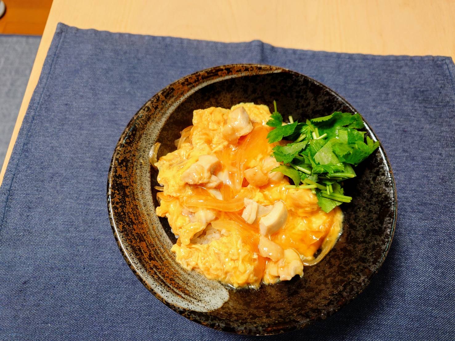 つゆの浸った親子丼