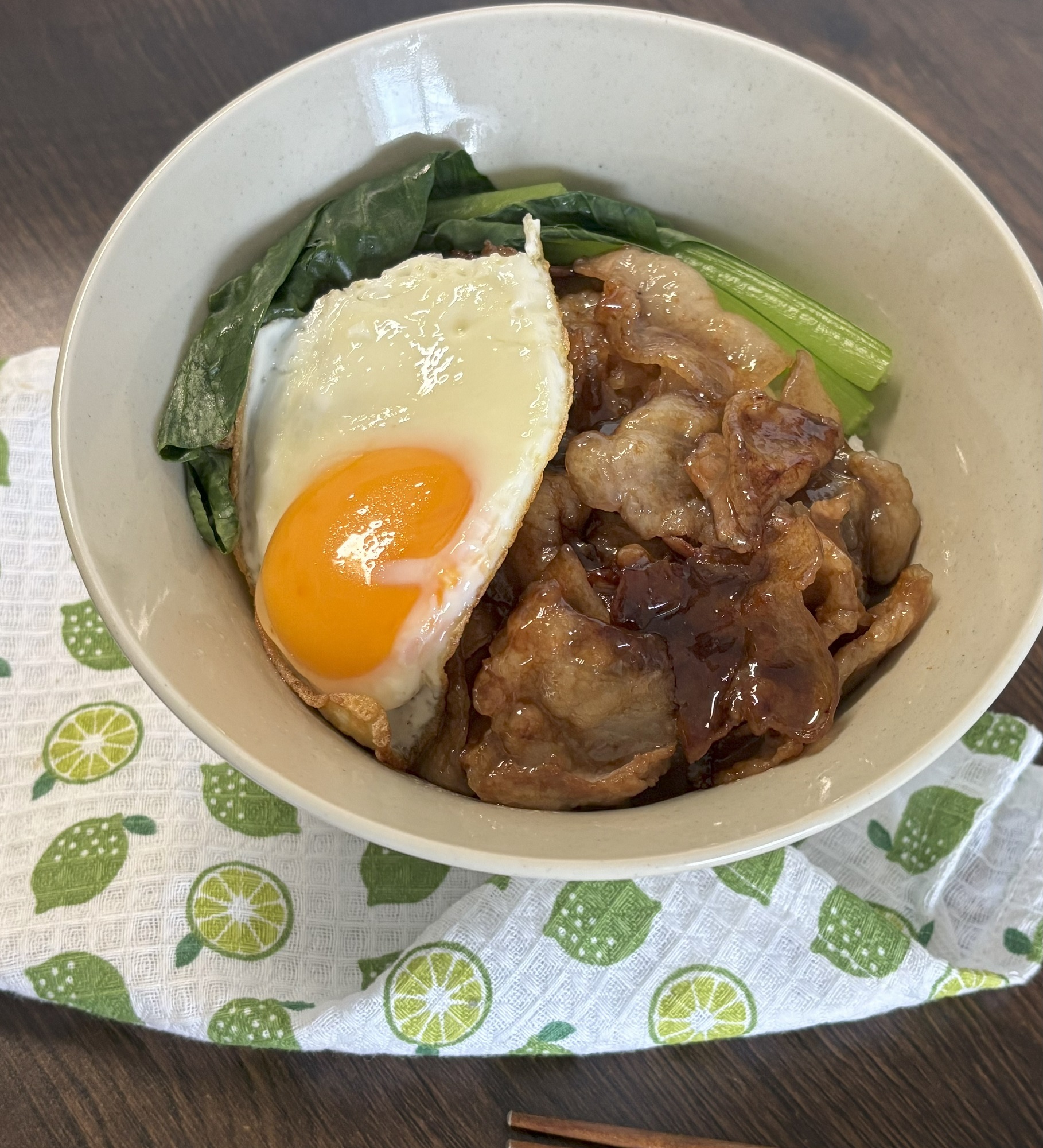 豚バラで作る！こってりルーロー飯！