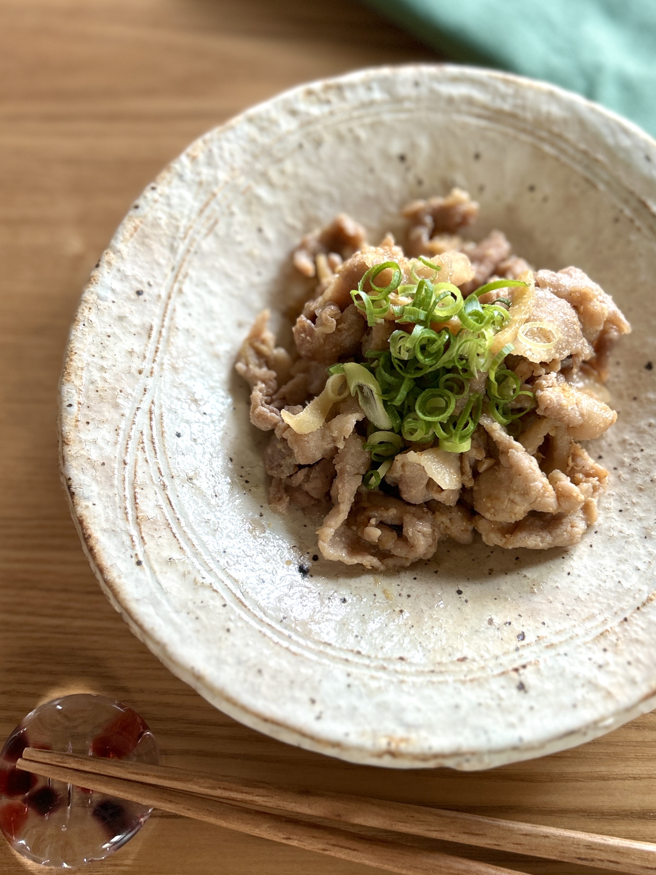生姜と胡麻香る！豚肉の特製甘辛味噌炒め