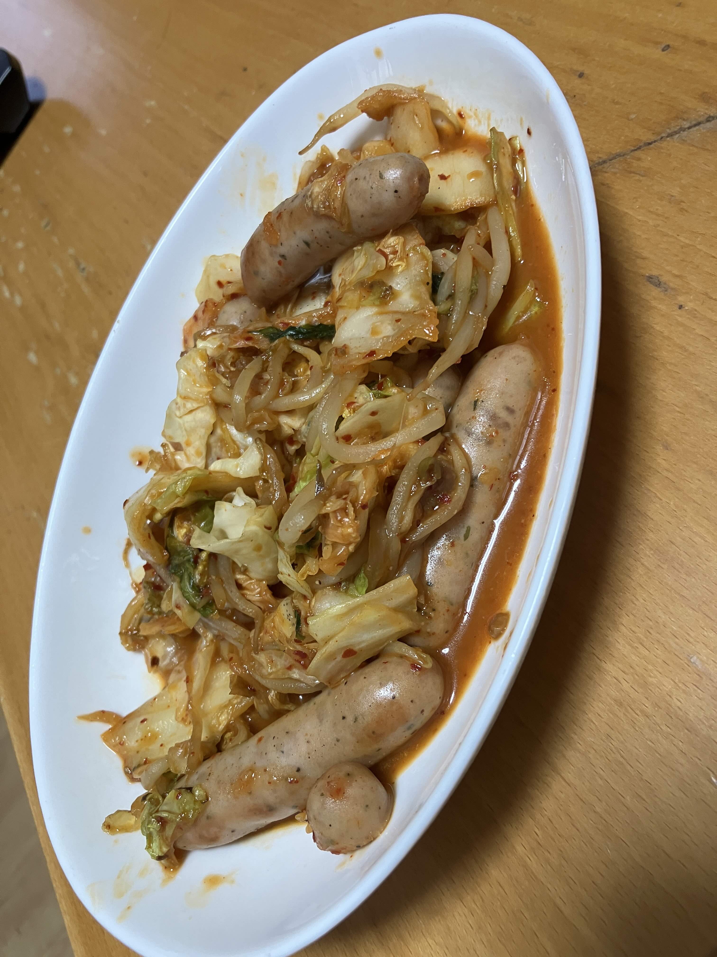 粗挽きソーセージキムチ炒め