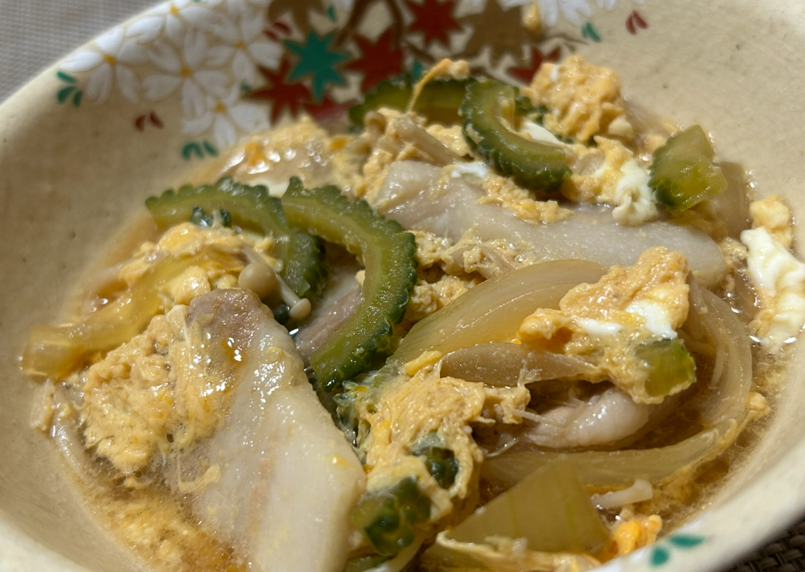 ご飯すすむ♪ゴーヤと豚肉の卵とじ