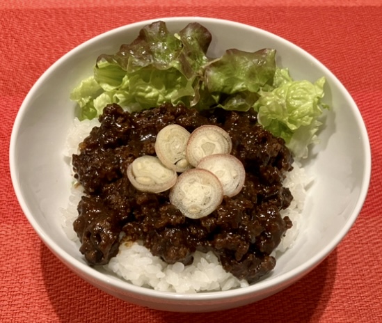 房総ジビエと房州ひじきの黒そぼろ丼