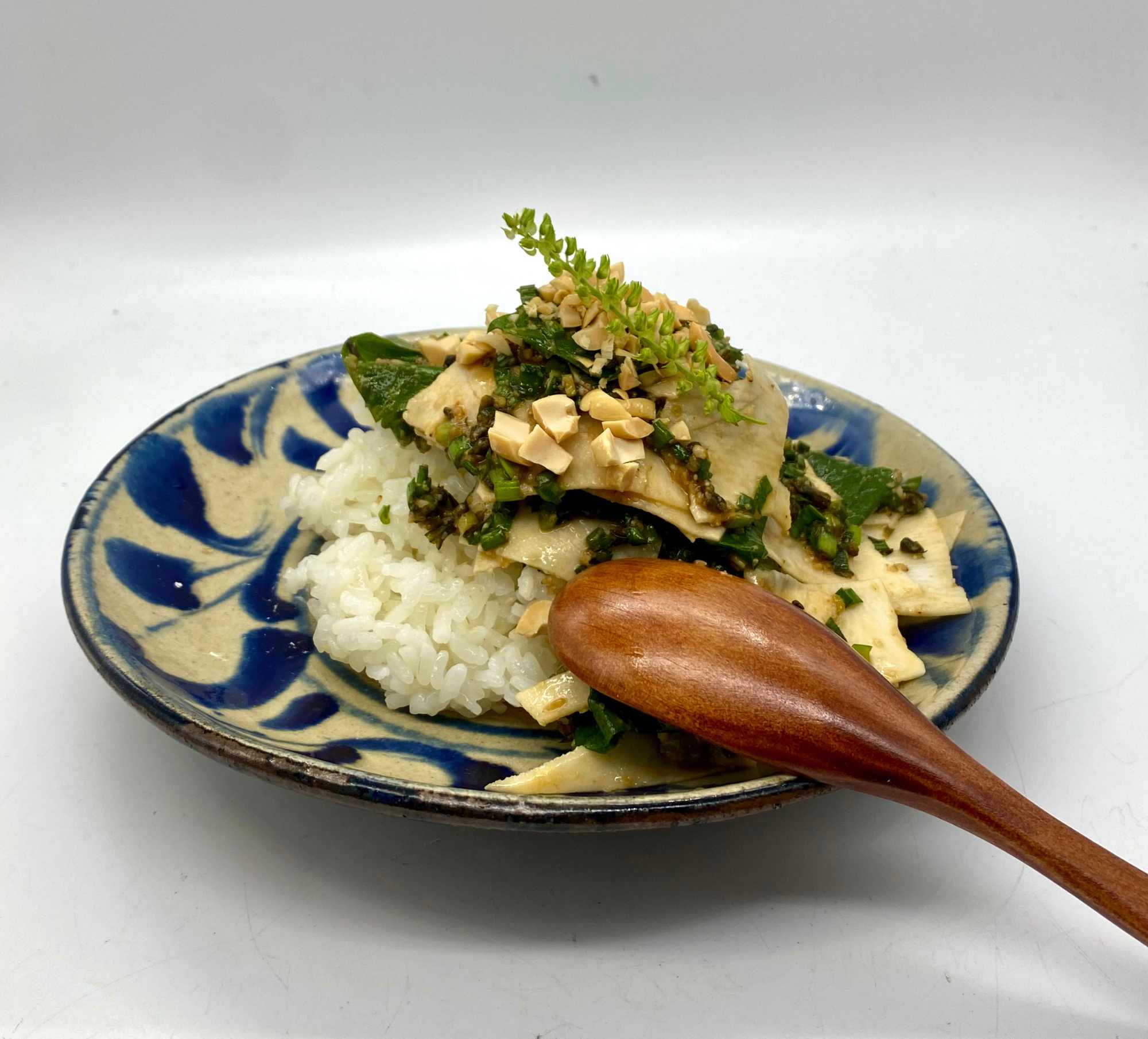 韓国風 大和芋とニラのピリ辛香味だれ