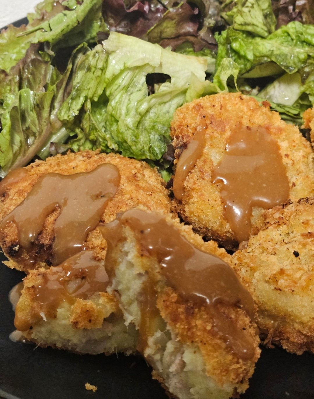 味噌ソースでさつまいもコロッケ