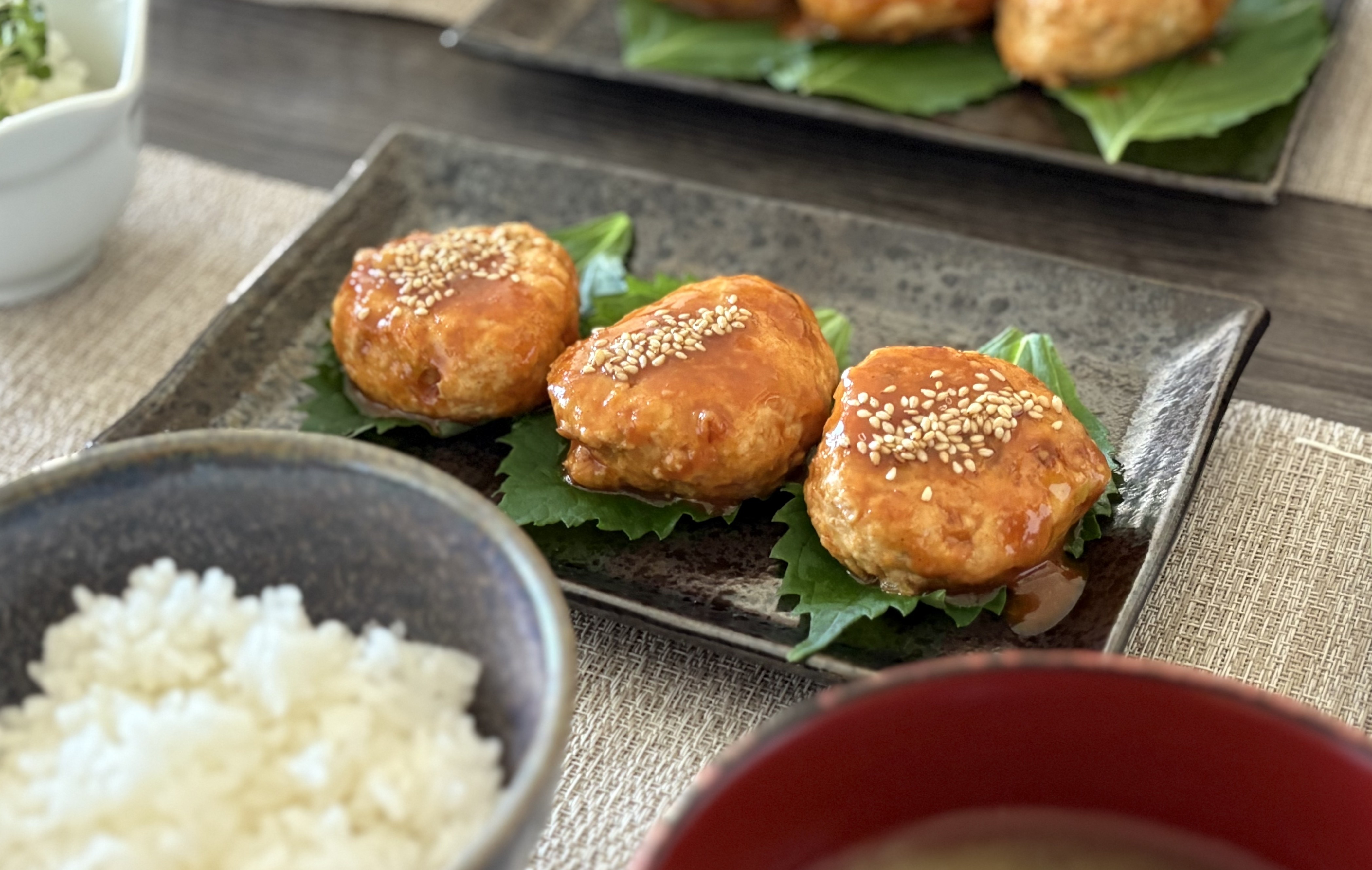 バターが隠し味！コチジャンみその鶏つくね